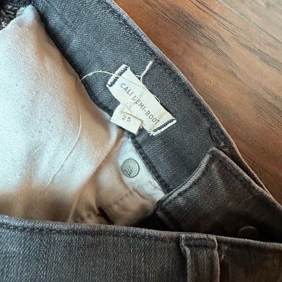 Cali Demi-Boot Jeans in Bellspring Wash: Button-Front Edition 26” - Picture 7 of 7